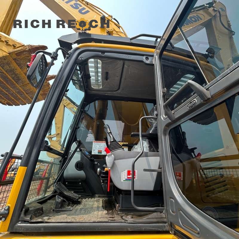 Close-up of undercarriage and track chains – used 2018 Komatsu PC360-8 excavator for sale $41,667 by Richreach